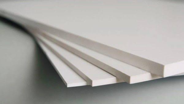 منظور از مقاومت شیمیایی ورق PVC در محیط‌های اسیدی چیست؟